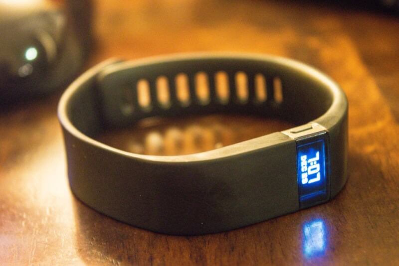 picture of the fitbit force fitness band